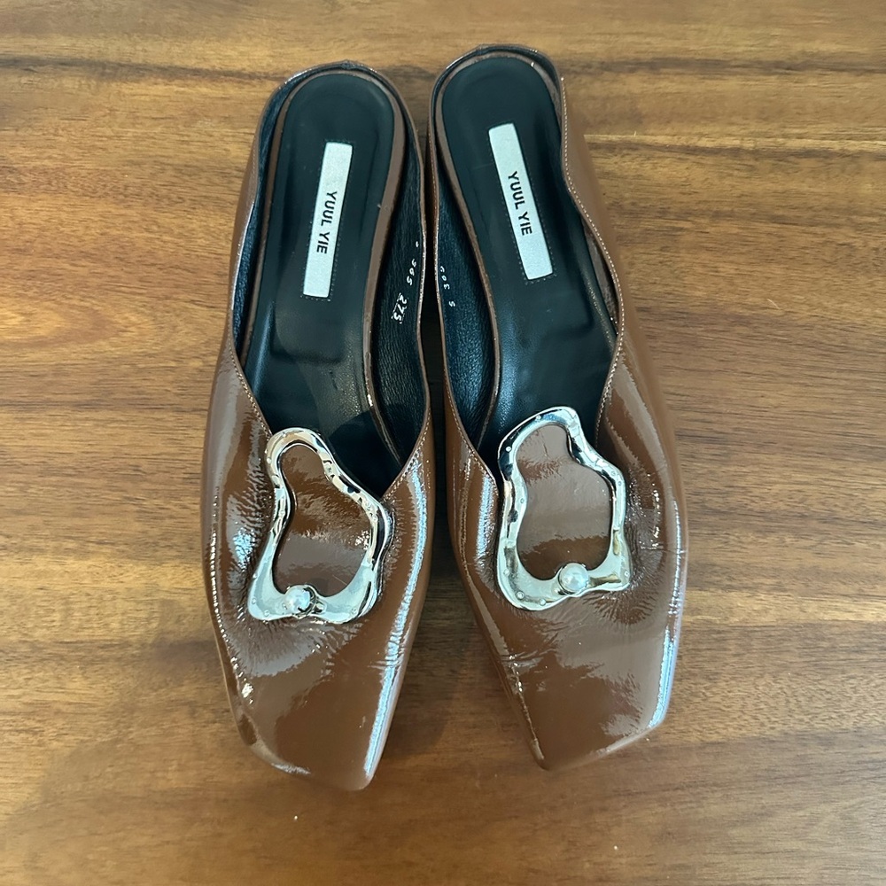 YUUL YIE Oyster Brown Patent Leather Mules